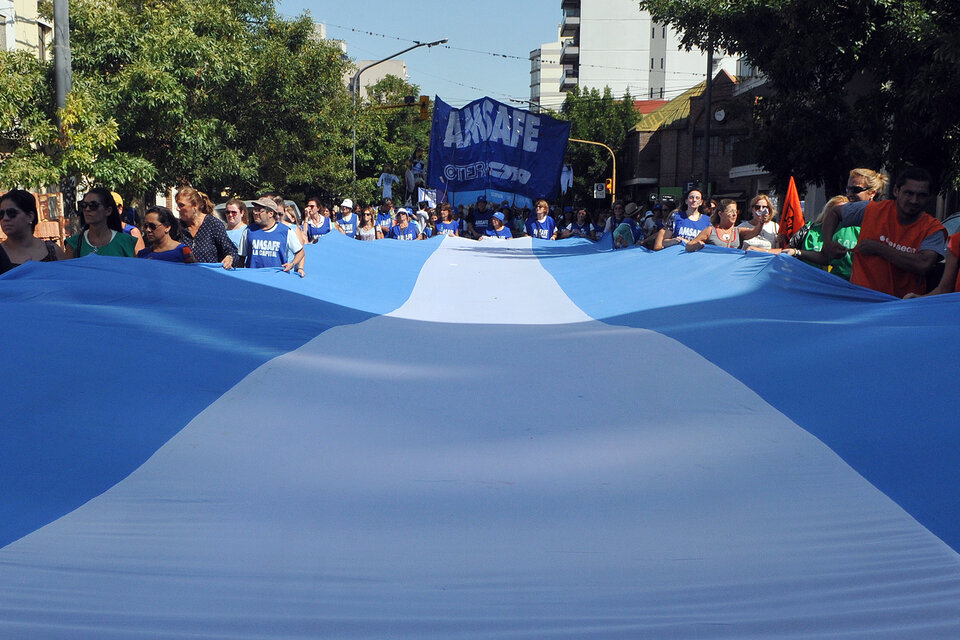 La marcha partió desde la Plaza del Soldado hasta las inmediaciones de la Casa de Gobierno. (Fuente: Eduardo Seval  )