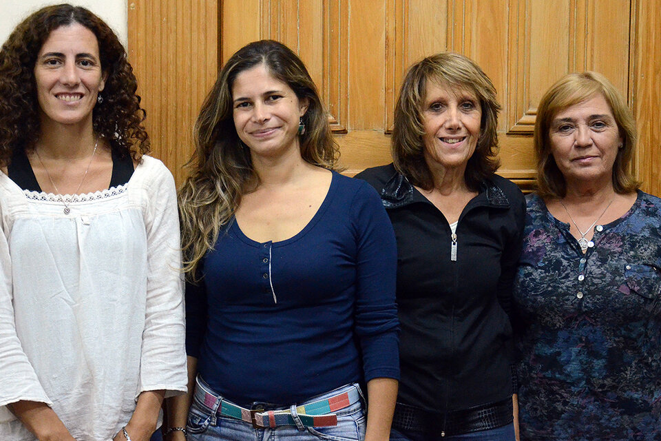 Las investigadoras López Tessore, Rizzo, Barbieri y Rosa de Castro.