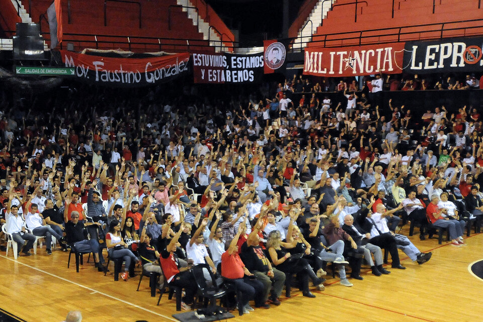 Los socios debatirán el futuro del club en el gimnasio cubierto