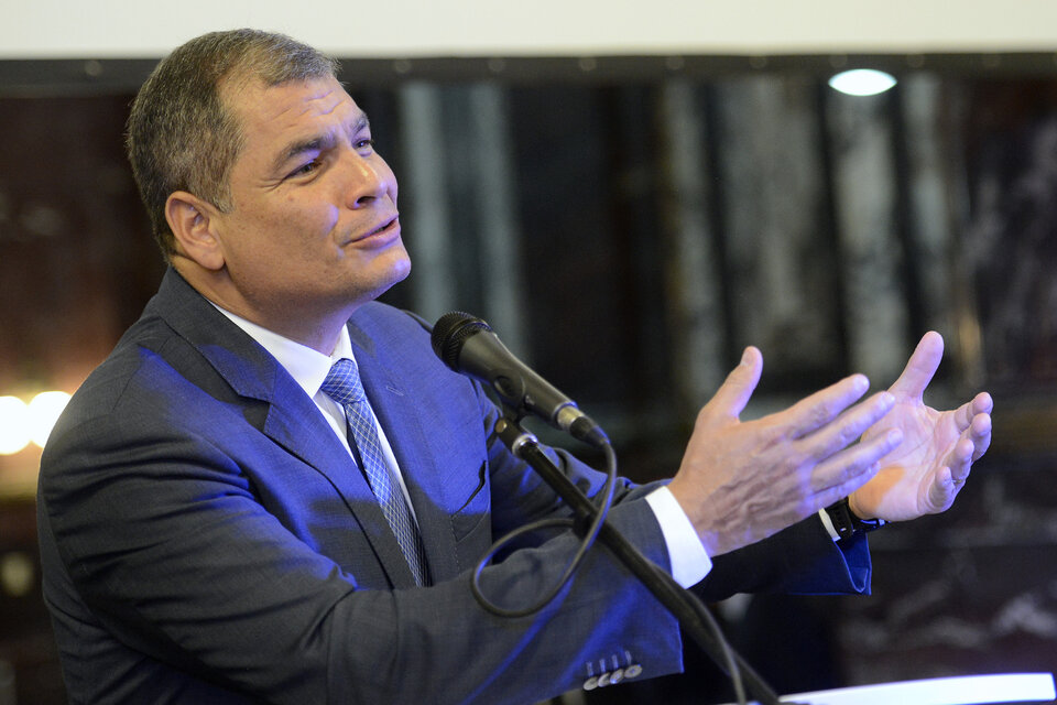 Correa en el acto en la UNR. "Si yo hacía la tercera parte de lo que están haciendo en Ecuador, ya estaría preso". (Fuente: Andres Macera)
