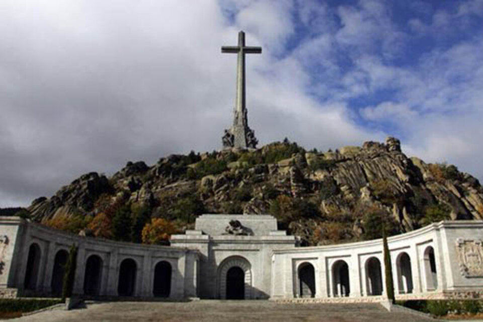 El Valle de los Caídos, el mausoleo erigido por Franco tras su victoria militar. (Fuente: Twitter)