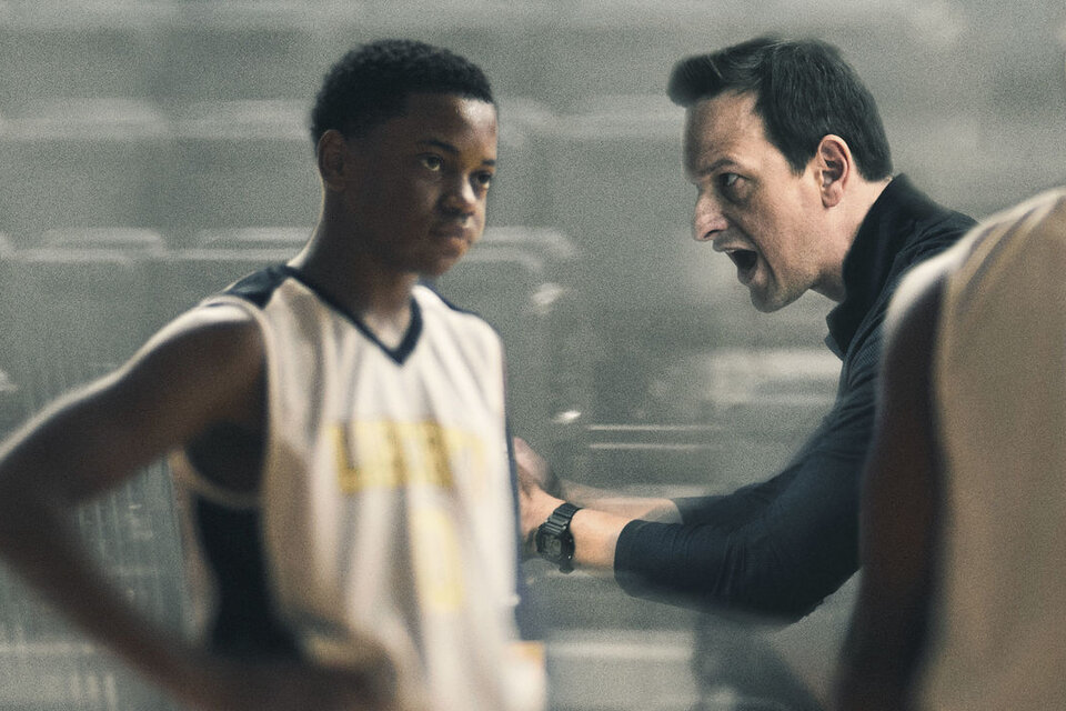 Terron es el crack basquetbolístico de 14 años que protagoniza "Amateur", en Netflix.