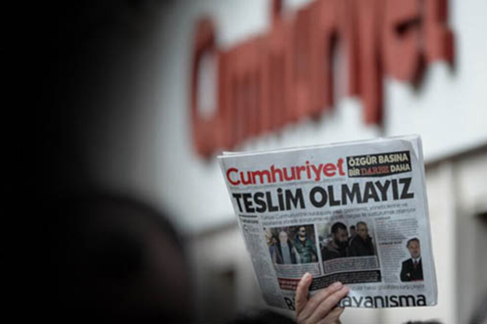 El diario turco es el más antiguo del país y un duro crítico de Erdogan. (Fuente: Twitter Cumhuriyet)