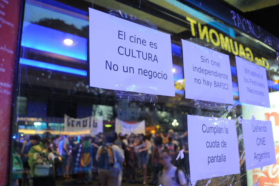 Los manifestantes cuestionaron el régimen especial de anticipo de subsidios que dispuso el Incaa. (Fuente: Guadalupe Lombardo)