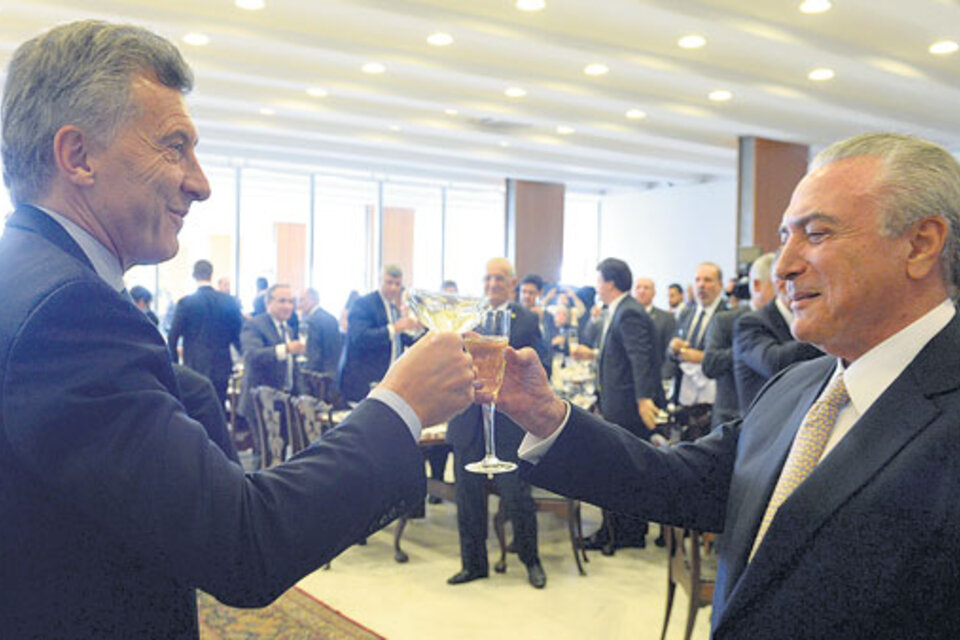 Los presidentes Mauricio Macri y Michel Temer buscan llevar a la región a un alineamiento con Washington.