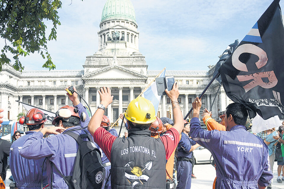 La carpa de los trabajadores permanecerá hasta el viernes en la Plaza del Congreso. (Fuente: Télam)