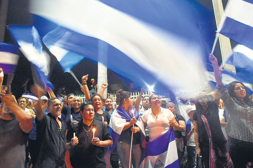 Miles de manifestantes marcharon el lunes en la capital de Nicaragua y otros puntos del país. (Fuente: AFP)