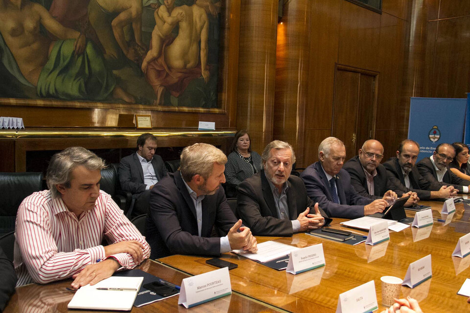 Los ministros de Energía e Interior, Juan José Aranguren y Rogelio Frigerio. (Fuente: Télam)
