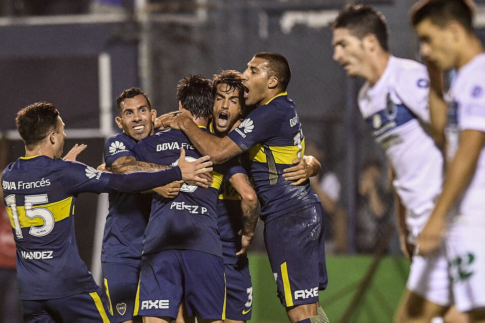 Los jugadores de Boca celebraron en La Plata la obtención de una nueva estrella. (Fuente: Télam)