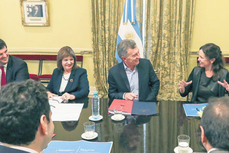 Tras el fracaso de todas sus estrategias, el oficialismo apuesta a que Mauricio Macri ya pagó el costo político de vetar la ley. (Fuente: NA)