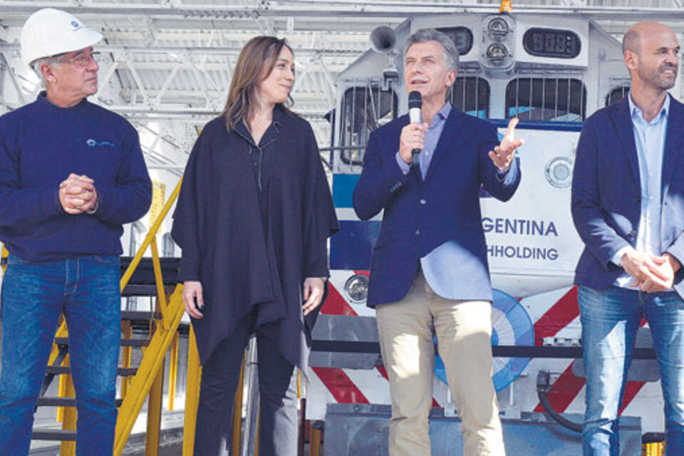 El presidente Macri junto a Vidal y Dietrich en un acto en Bragado.