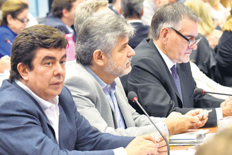 Fernando Espinoza, Daniel Filmus y Carlos Castagneto participaron del debate en las comisiones de la iniciativa. (Fuente: Télam)