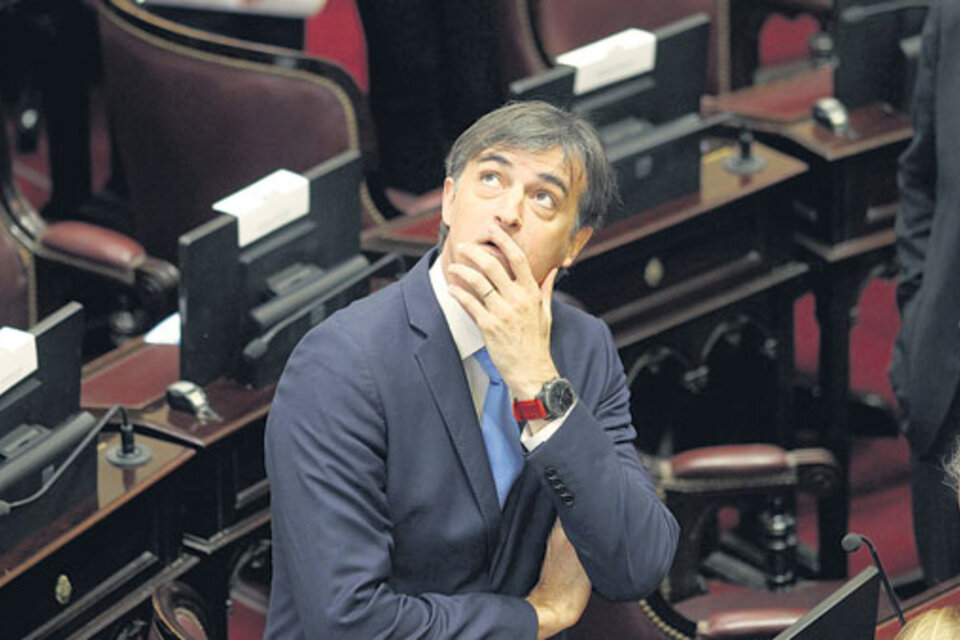 Al estilo Macri, el senador Esteban Bullrich dijo que no había alternativas al tarifazo. (Fuente: Bernardino Avila)
