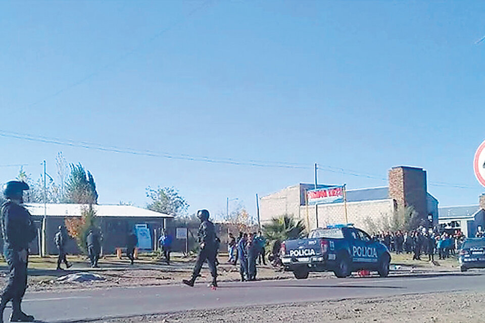 El episodio de violencia de género y dos policías muertos causó conmoción en la provincia.