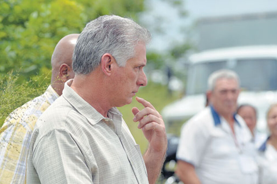 El presidente Miguel Díaz-Canel acudió al lugar del accidente.