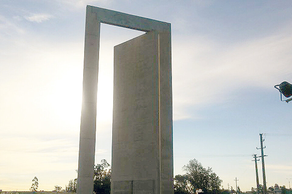 El diseño del memorial estuvo a cargo de dos hijos de presos políticos.