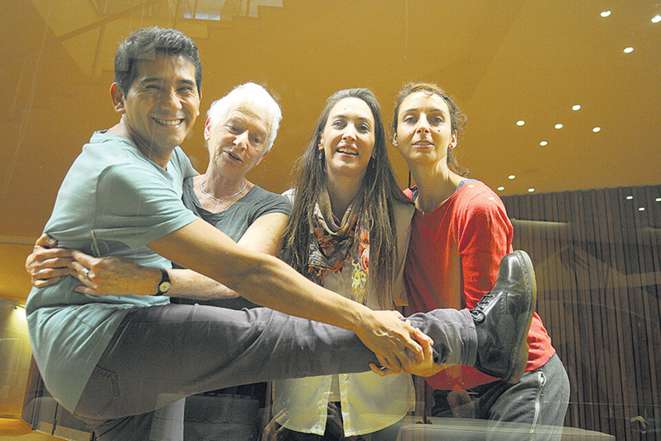 Guzmán, Cherns, Solda y Kessel, entusiasmados con la puesta. La obra puede verse de miércoles a domingo. (Fuente: Guadalupe Lombardo)