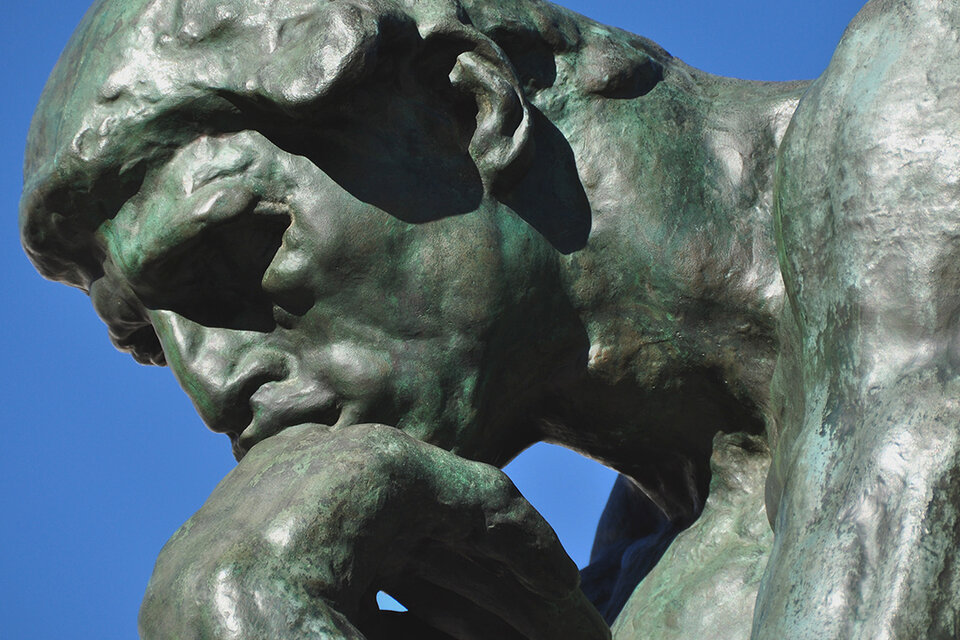 El pensador, la famosa escultura de Auguste Rodin.