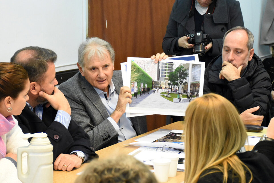 Lattuca expuso ante los ediles de la comisión de Planeamiento. (Fuente: Prensa Concejo Municipal)