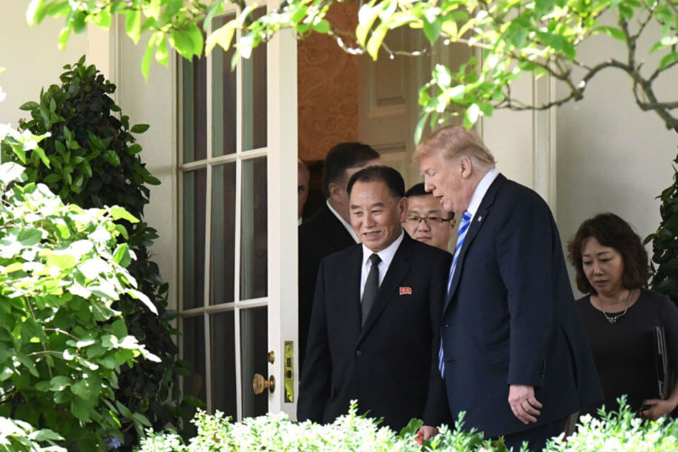 Trump junto al enviado de Kim, el general Kim Jong-chol, en la Casa Blanca. (Fuente: EFE)