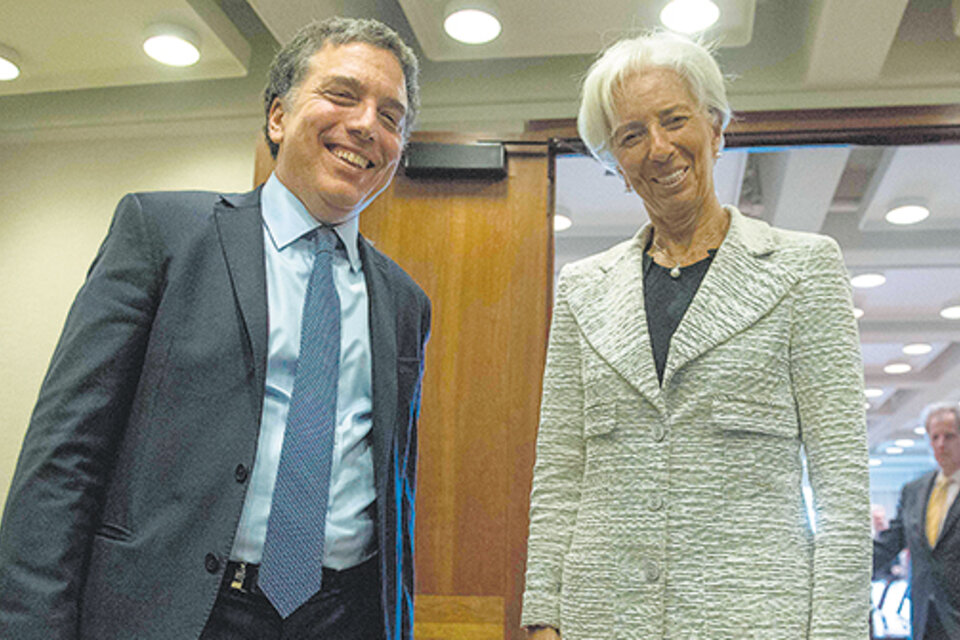 El ministro de Hacienda y Finanzas, Nicolás Dujovne, con la directora gerente del FMI, Christine Lagarde.
