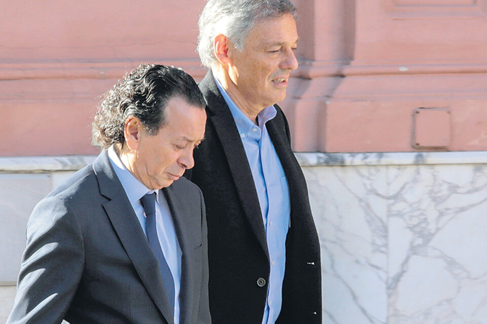 Dante Sica y su predecesor, Francisco Cabrera, mantuvieron ayer una reunión con Macri. (Fuente: N.A,)