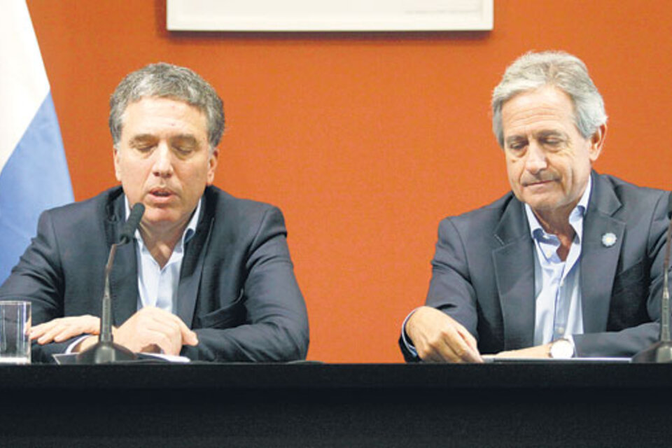 El ministro Nicolás Dujovne fue el encargado de hacer el anuncio junto con su par de Modernización, Andrés Ibarra. (Fuente: Jorge Larrosa)