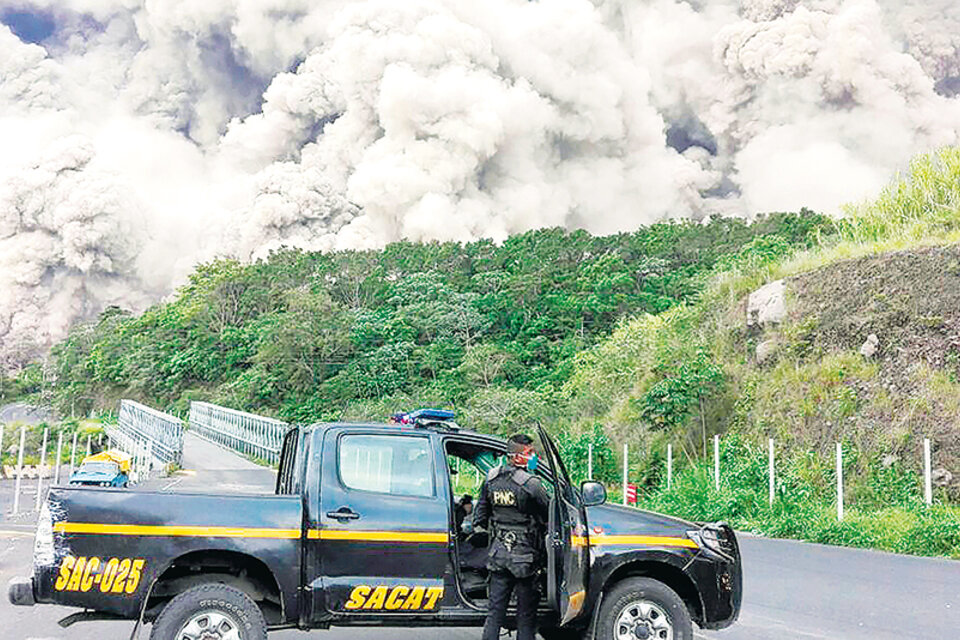 La impresionante erupción del Volcán de Fuego.