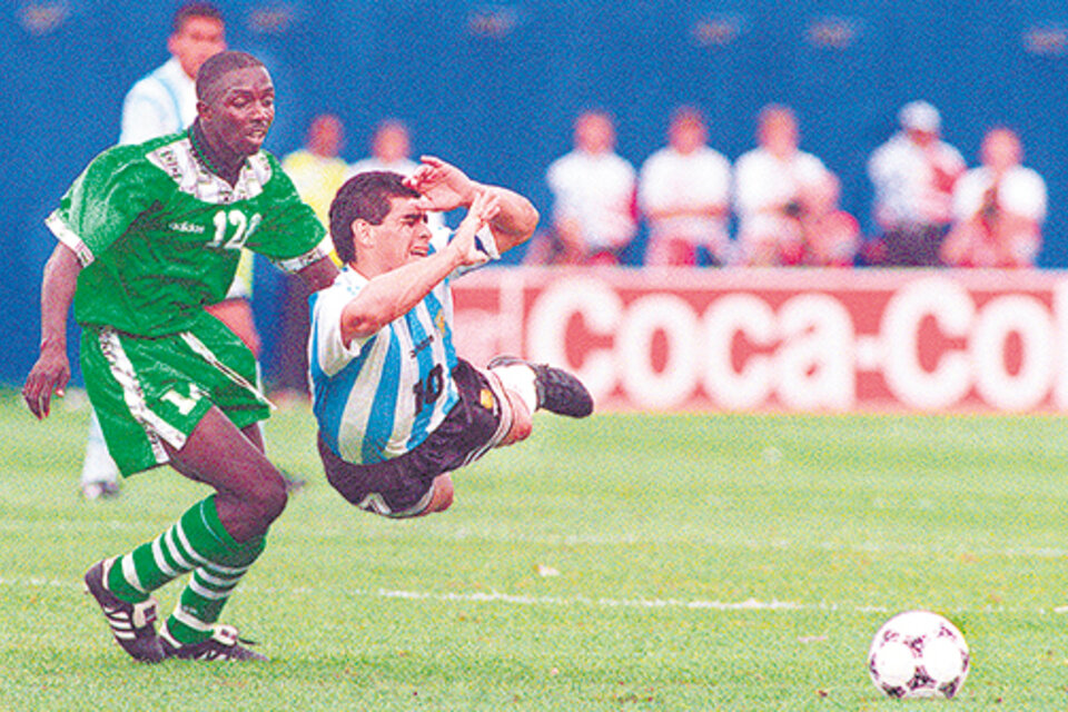 En el último Mundial de Maradona con la camiseta de la Selección, Argentina venció 2-1 a Nigeria. (Fuente: AFP)
