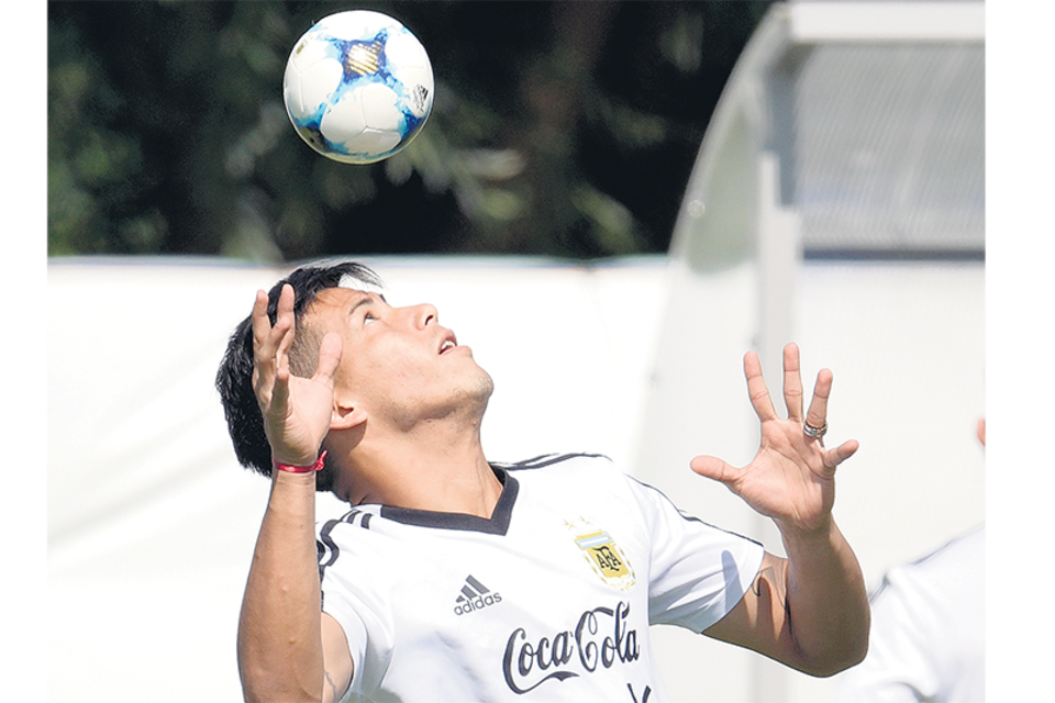 Maximiliano Meza, del Rojo a la primera línea de la Selección. (Fuente: AFP)