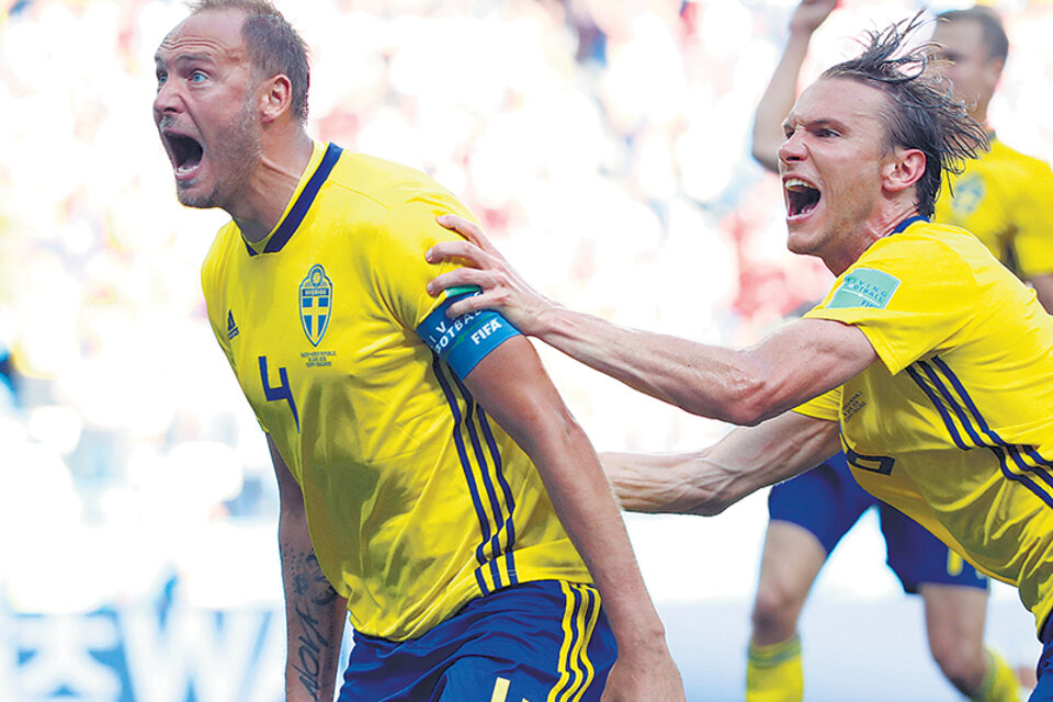 Granqvist, el capitán sueco, grita el gol de la victoria. (Fuente: AFP)