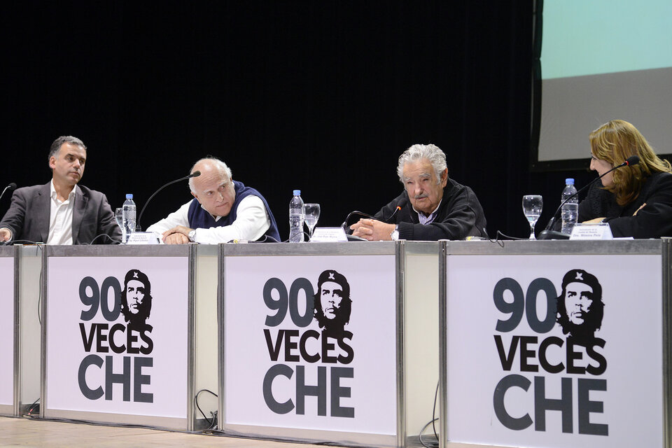 Mujica compartió el escenario del Astengo junto a Lifschitz y Fein. (Fuente: Andres Macera)