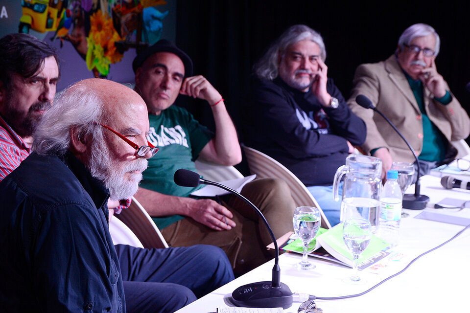 El panel completo de humoristas gráficos y periodistas seleccionado para hablar del Negro. (Fuente: Sebastián Vargas)