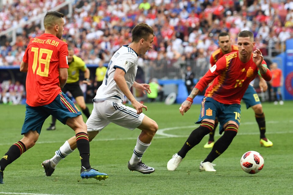 Ante Rusia, España monopolizó el control de la pelota sin que eso se tradujese en acciones de peligro. (Fuente: AFP)