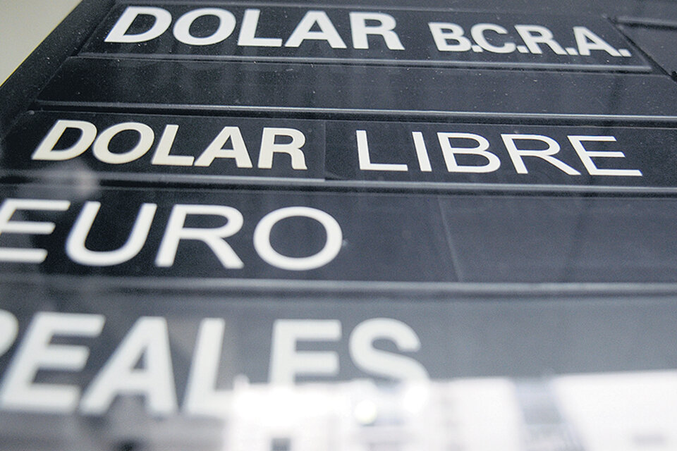El dólar mayorista subió 15 centavos antes de la licitación de hoy. (Fuente: Guadalupe Lombardo)