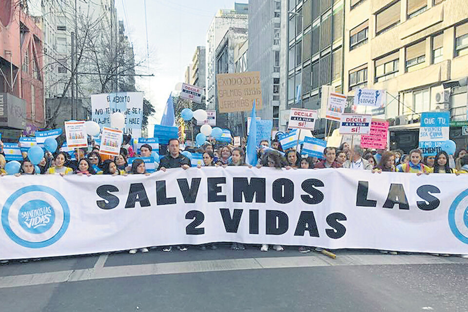 En Córdoba, las marchas por “la vida desde la concepción” y contra el proyecto de IVE se oponen a disposiciones del propio Ejecutivo provincial.