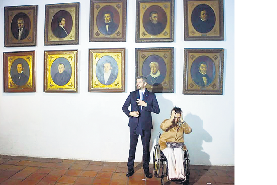 El jefe de Gabinete Marcos Peña y la vicepresidenta Gabriela Michetti fueron algunos de los que acompañaron al presidente Macri a Tucumán. (Fuente: Nicolás Nuñez)