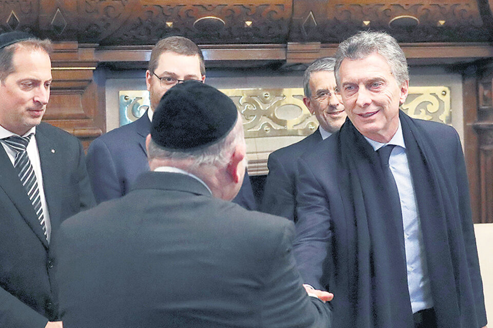 Mauricio Macri recibió ayer en su despacho a las autoridades de la AMIA en la víspera del aniversario del atentado. (Fuente: NA)