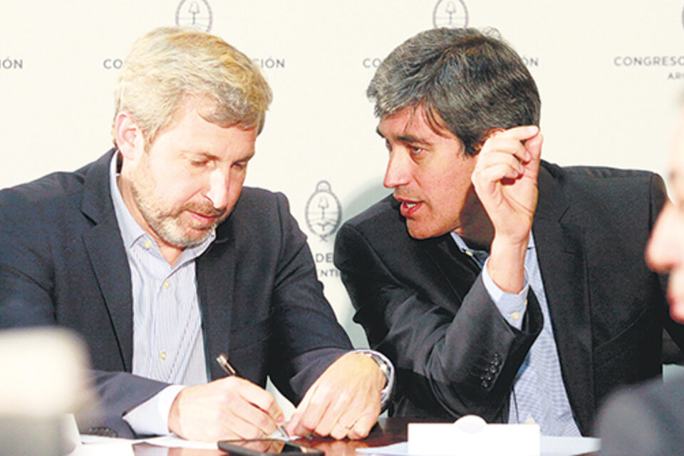 Adrián Pérez y Rogelio Frigerio al presentar la reforma política, en noviembre de 2016. (Fuente: Jorge Larrosa)