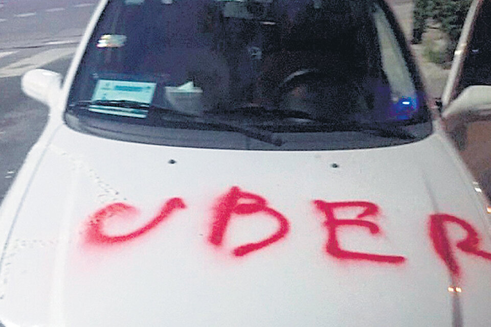 Las amenazas y agresiones a los choferes de Uber y Cabify son frecuentes.