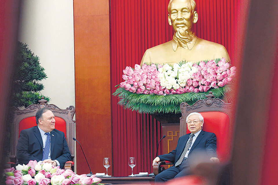 El enviado de Trump, Pompeo, se reunió con el secretario general del Partido Comunista, Nguyen Phu Trong. (Fuente: AFP)