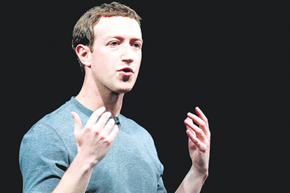 Zukerberg habló del negacionismo en una entrevista con el sitio web tecnológico Recode.