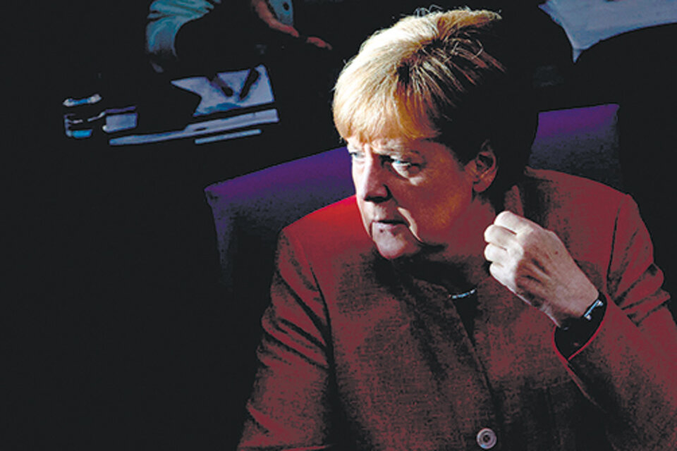 “Yo fijo las pautas de la política y asumo la responsabilidad por ellas”, dijo la canciller Merkel. (Fuente: EFE)