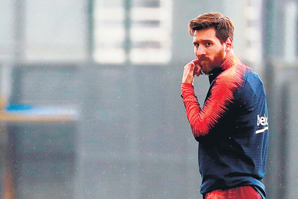 Mientras decide su futuro en la Selección, Messi aspira a conseguir su primer The Best. (Fuente: EFE)