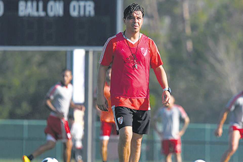 Marcelo Gallardo, entrenador multicampéon de River, durante la práctica. (Fuente: Prensa River)