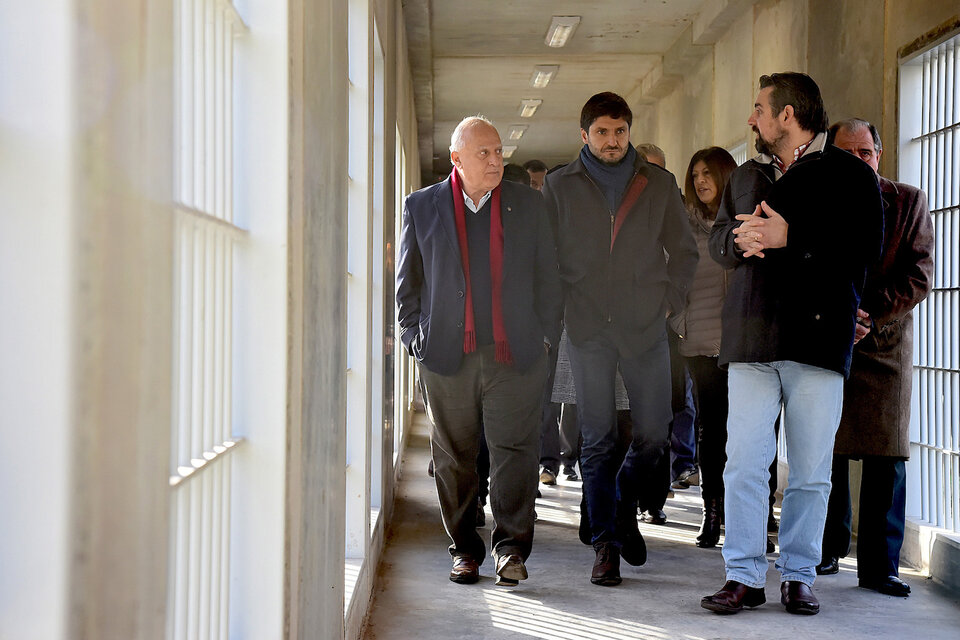 Pullaro, Morín y Lifschitz inauguraron cárcel para mujeres.