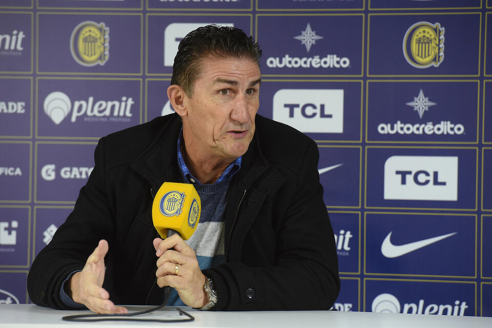 Bauza insistió en la necesidad de mejorar “el juego defensivo en estas dos semanas que quedan”. (Fuente: Sebastián Granata)