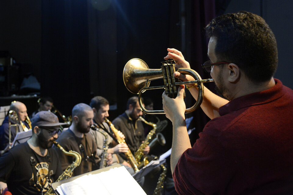 La presencia de D’Alcantara –aquí en pleno ensayo- es todo un acontecimiento. (Fuente: Andres Macera)