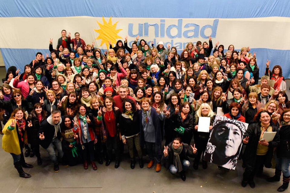 Las participantes del encuentro desarrollado ayer en Santa Fe.