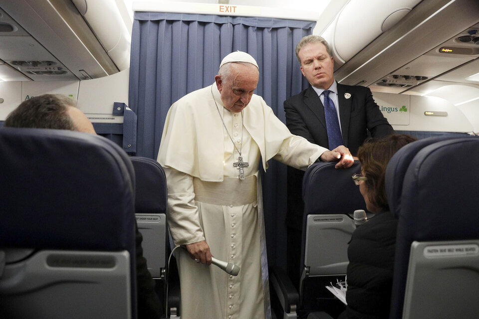 El Papa brindó sus polémicas declaraciones durante una rueda de prensa en vuelo de regreso al Vaticano. (Fuente: AFP)